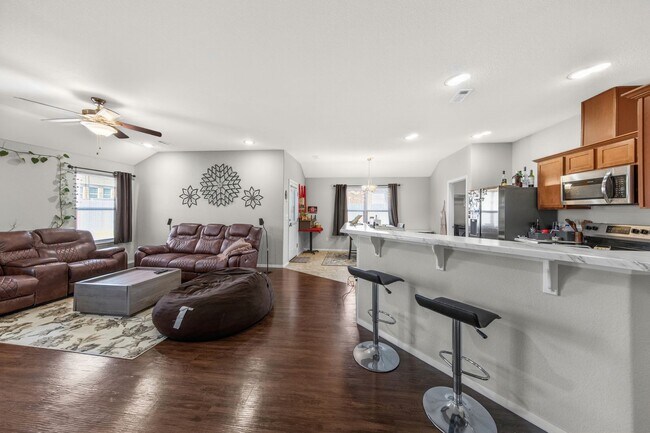 Building Photo - Charming home in Bentonville School District