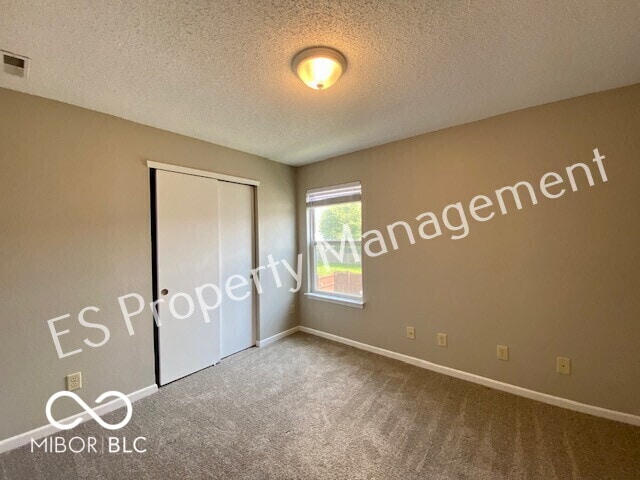 Building Photo - 10902 Glenayr Dr
