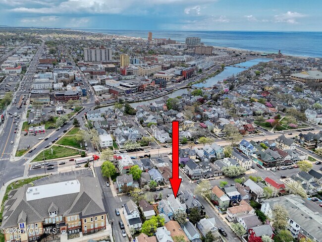 Building Photo - 142 Heck Ave