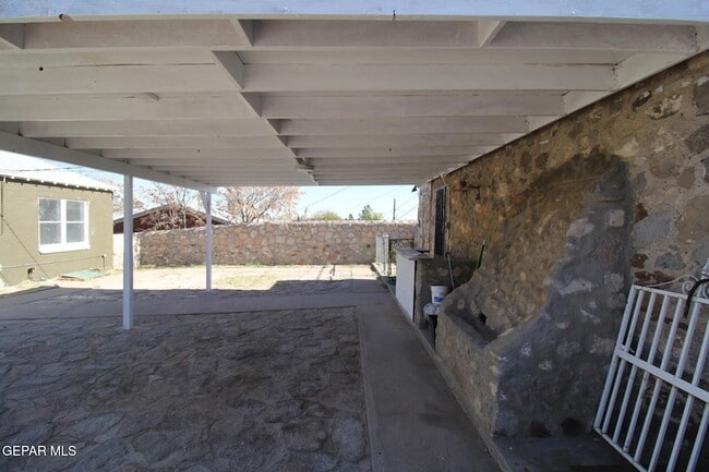 Building Photo - 3200 Richmond Ave