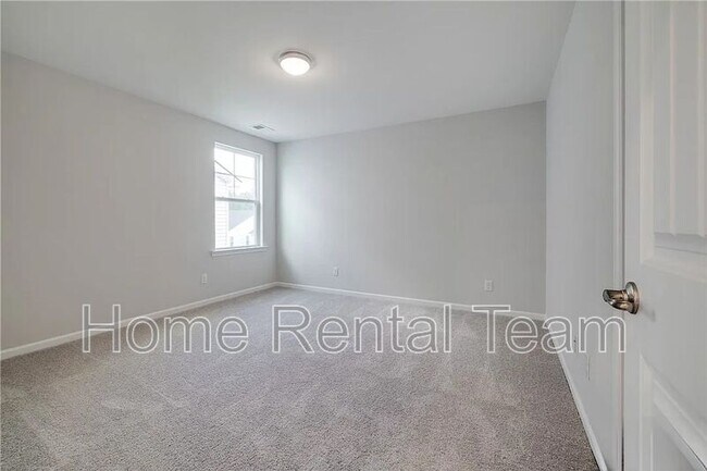 Building Photo - 113 Fenway St