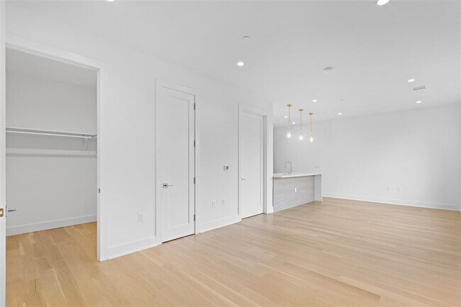 Building Photo - 6025 JFK Blvd E