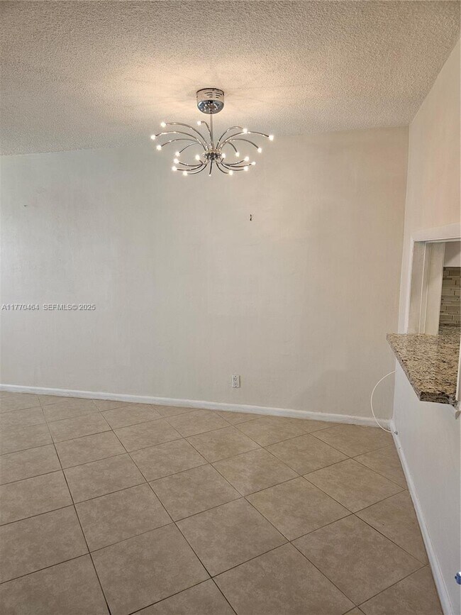 Building Photo - 330 SE 2nd St