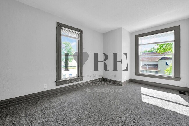 Building Photo - 76 Rodgers Ave