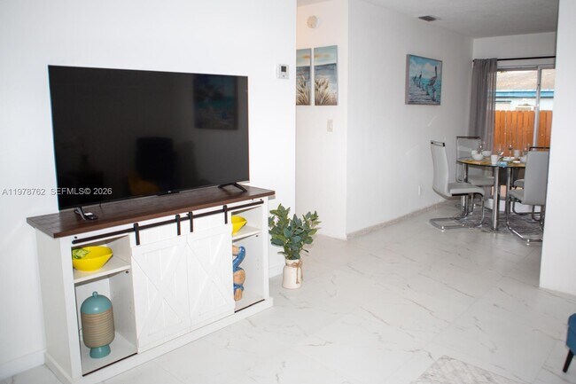 Building Photo - 200 SW 11th St