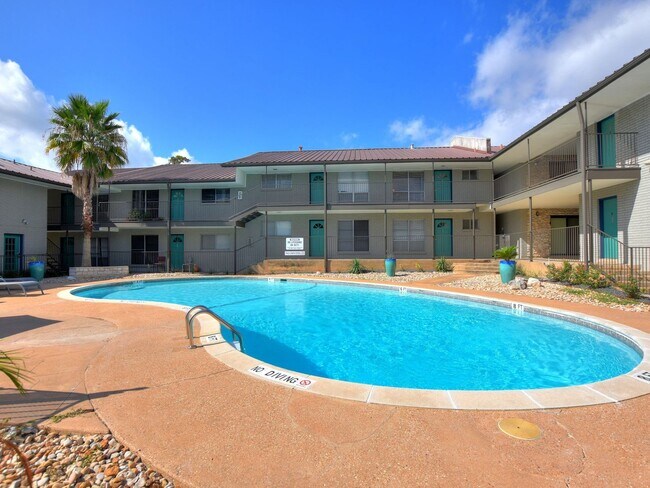 Building Photo - Charming 2-bedroom, 1-bathroom apartment!