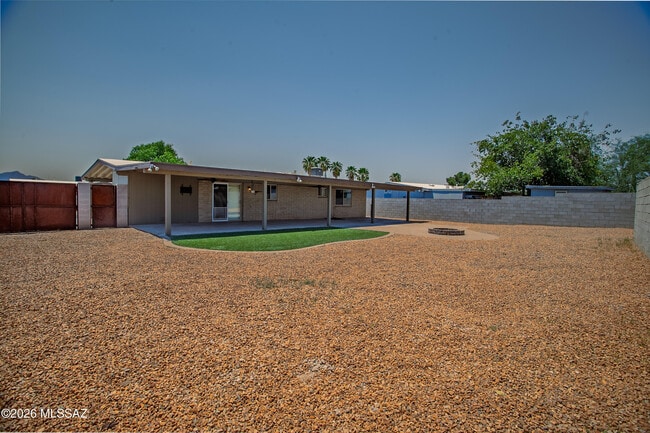 Building Photo - 7660 N Nathan Hale Ave