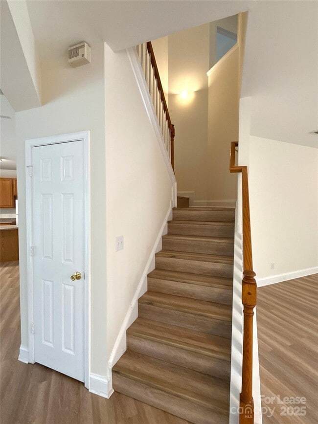 Building Photo - 1207 Jade Glen Dr