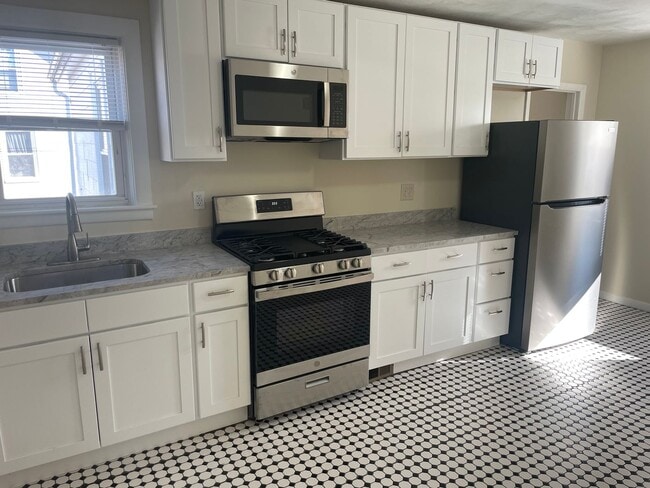 Building Photo - 8 Bells Ct