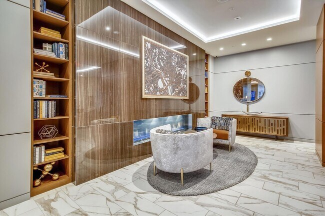 Building Photo - Fabulous 1 Bed/1 Bath condo at The Avidian...