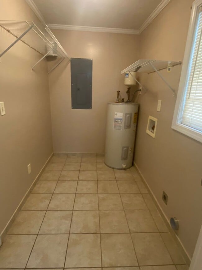 Building Photo - 206 Webb Rd