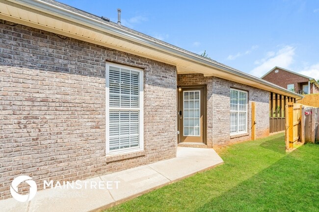 Building Photo - 4832 Longmeadow Dr