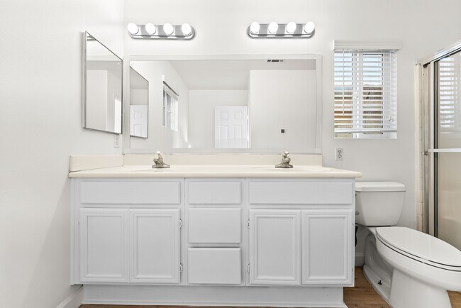 Building Photo - 1564 Clanton Pl