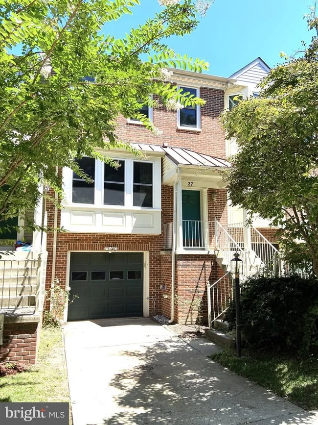 Building Photo - 27 Beacon Hill Way