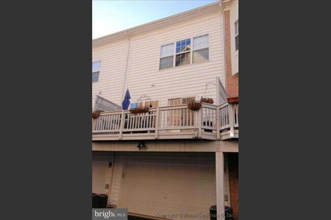 Deck - 650 9th St SW