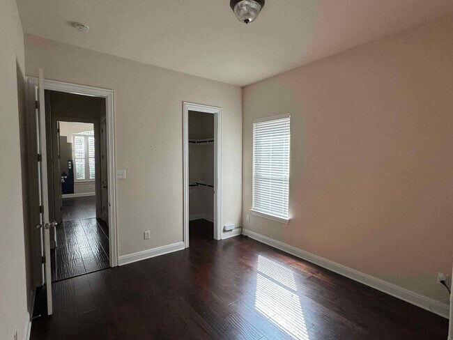 Building Photo - Walsh Trails Beautiful Home