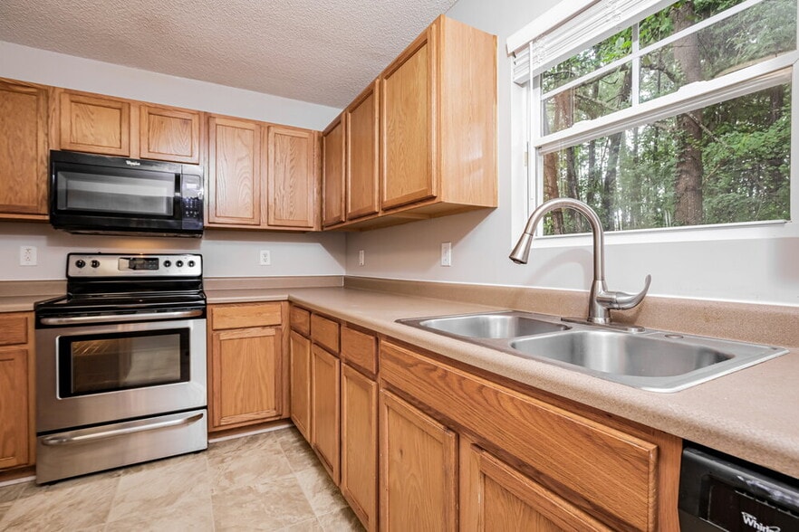 Building Photo - 62 Brookhaven Dr