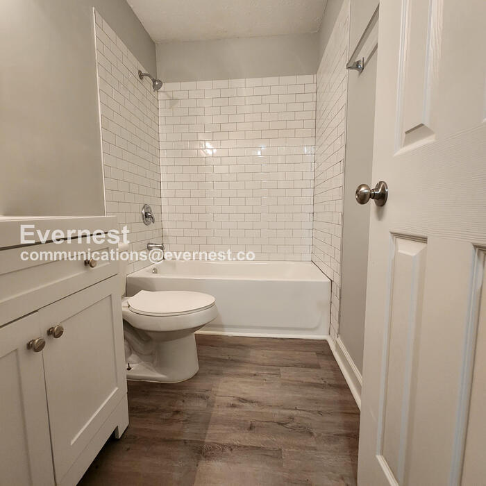 Building Photo - 680 Honey Creek Rd SE