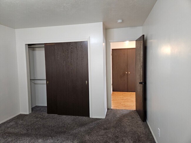 Building Photo - 51-53 W 1100 S