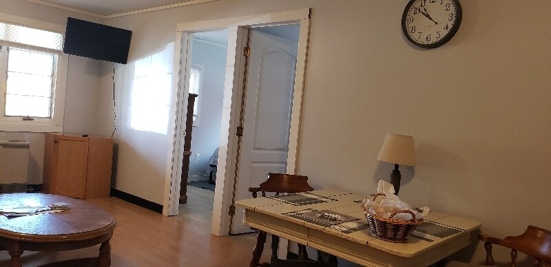 Building Photo - 162 Lancaster Rd