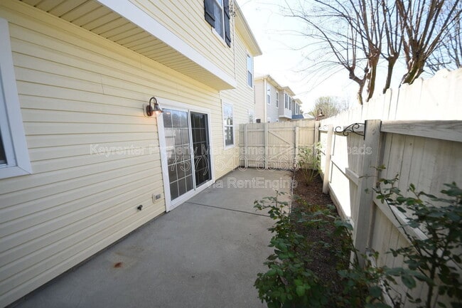 Building Photo - 1450 Leckford Dr