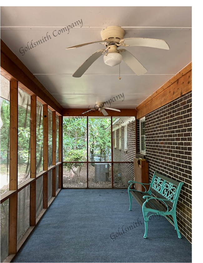 Building Photo - 9 Sedgefield Dr