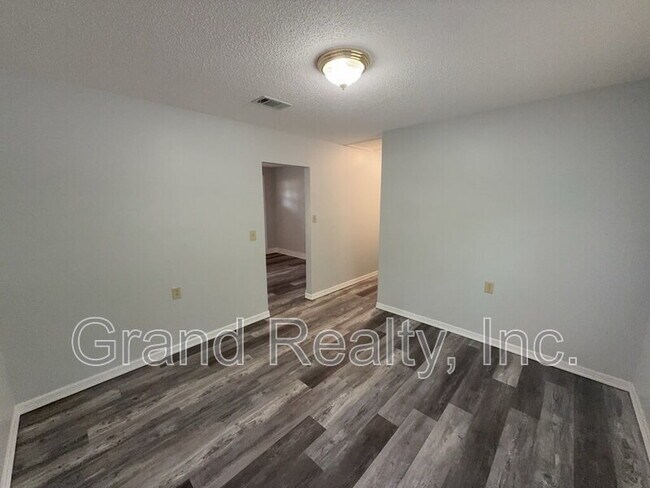 Building Photo - 3693 Scoggins St