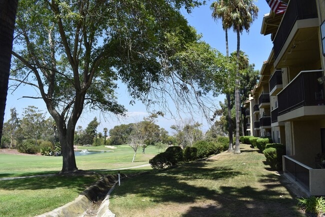 Building Photo - 2 Bedroom Condo in Rancho Bernardo with Golf Course Views