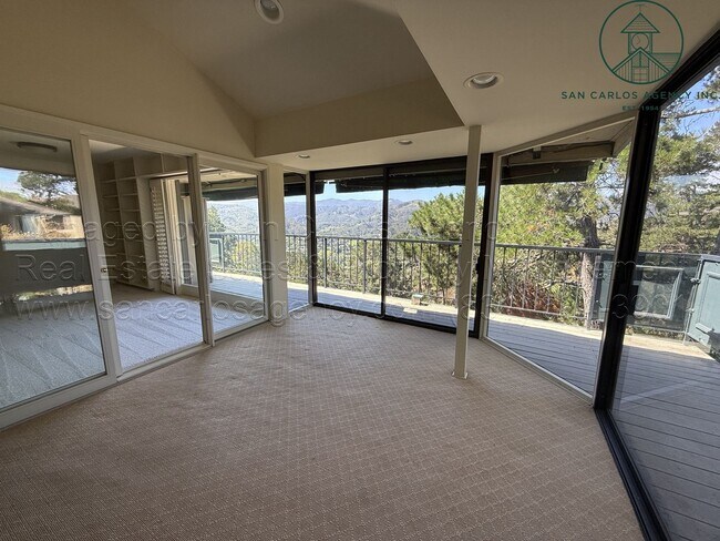 Building Photo - Two Bedroom Premium Del Mesa Condo Unit with Views