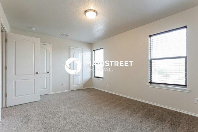 Building Photo - 3 Bedroom Pet-Friendly Home in CONVERSE, TX with Main Street Renewal