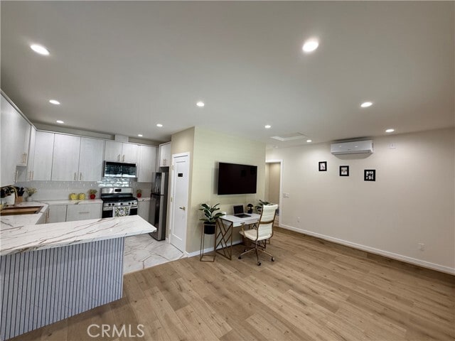 Primary Photo - 17606 Orna Dr