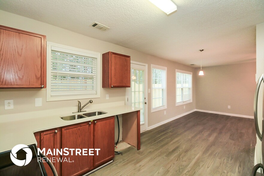Building Photo - 4895 Wolfcreek View