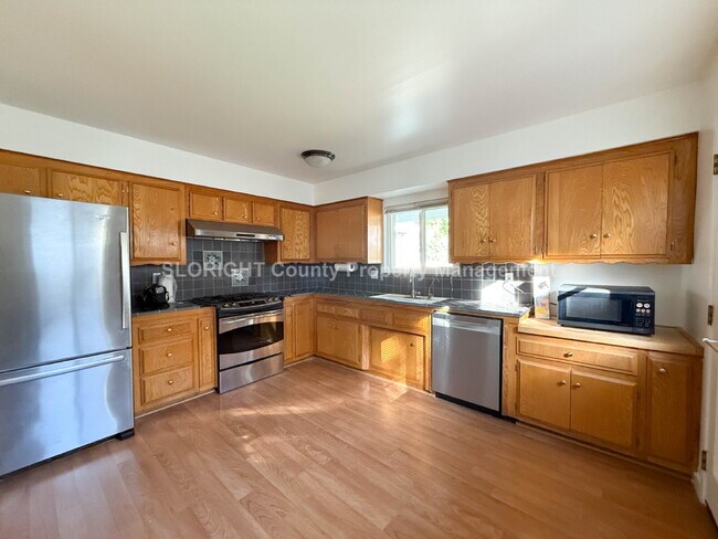 Building Photo - LEASE PENDING -  Spacious 4-Bed, 3-Bath Gem in San Luis Obispo