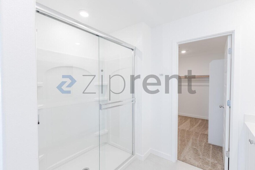 Building Photo - 8399 Sinesky Wy