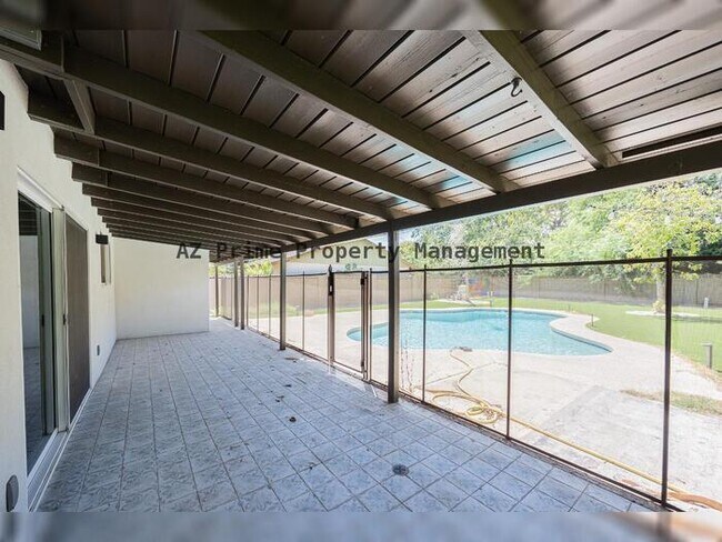 Building Photo - 6828 N 10th Ave