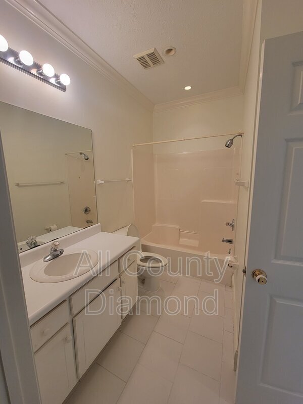 Building Photo - 2617 Cypress St