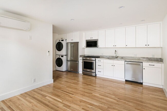 Building Photo - 3 Bed / 3 Bath at the Mohawk Residences is Now Available!