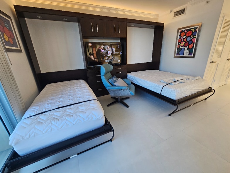 Building Photo - 2501 S Ocean Dr