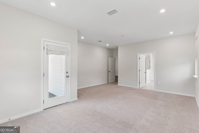 Building Photo - 208 Park View Ln