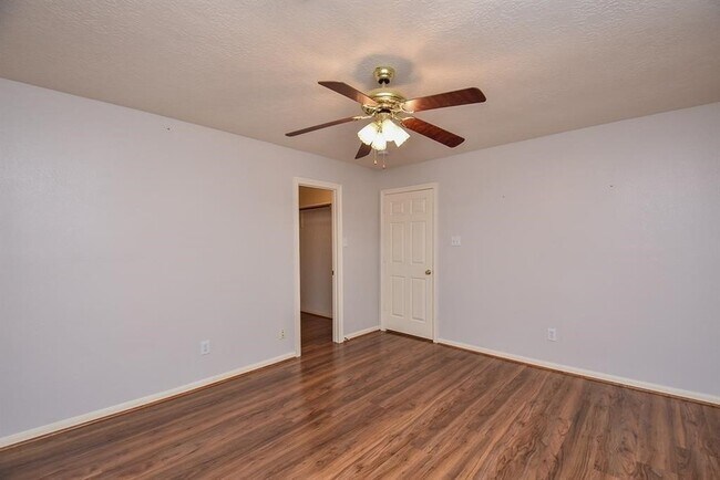 Building Photo - 2811 County Rd 64