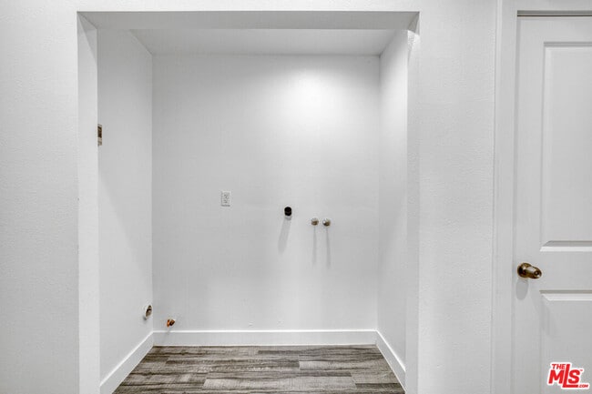 Building Photo - 618 E 28th St