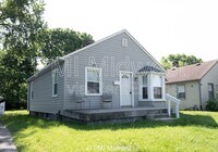 Building Photo - 4627 Norwaldo Ave