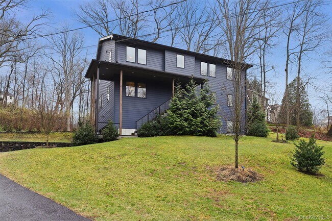 Building Photo - 18 Hillside Ave