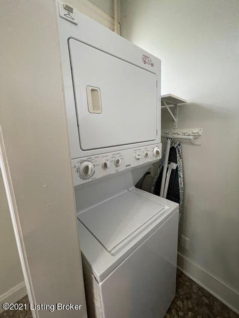 Building Photo - 1802 Deerwood Ave