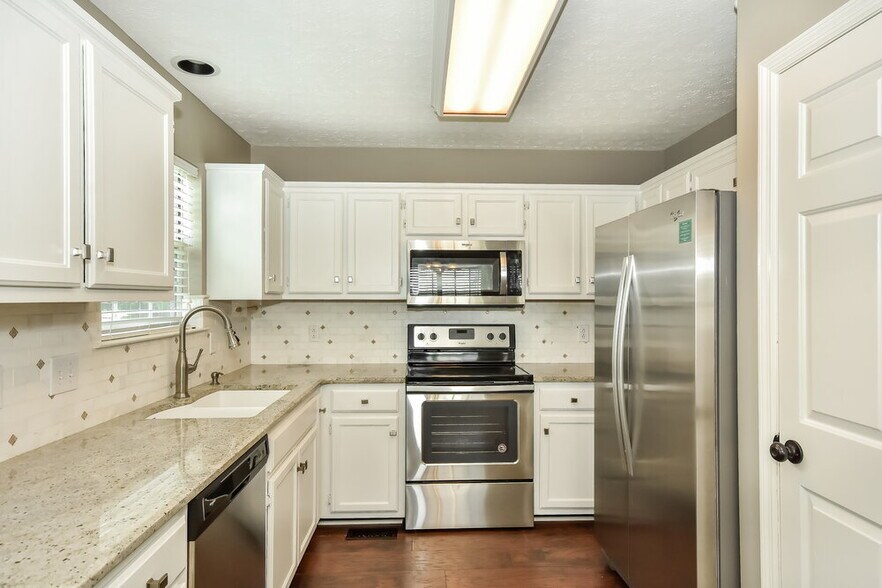 Building Photo - 142 S Birchwood Dr