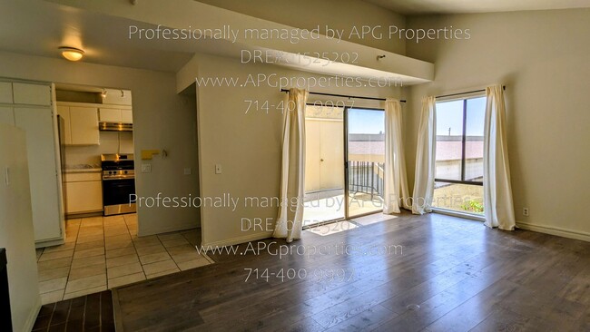 Building Photo - 5477 Twin Lakes Dr
