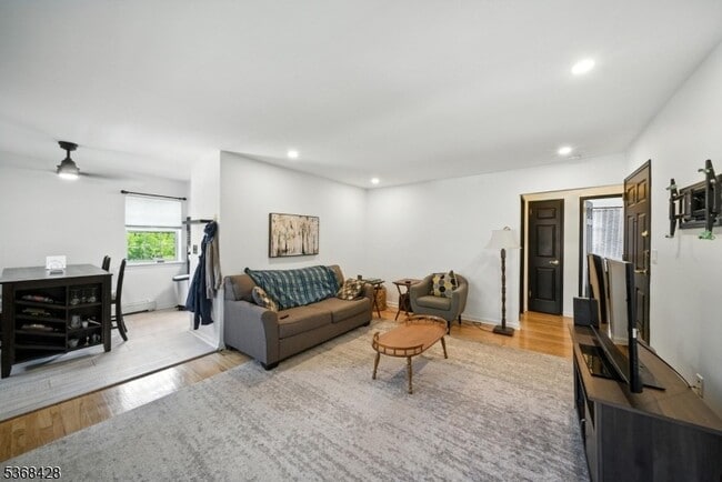 Building Photo - 19 Savage Rd