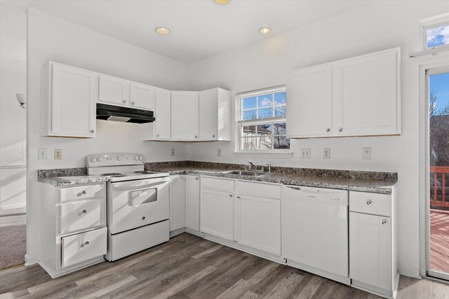 Building Photo - 4BR Columbia Home w/ Finished Basement, Deck & Open Green Space