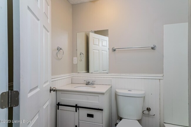 Building Photo - 5405 Tivoli Dr