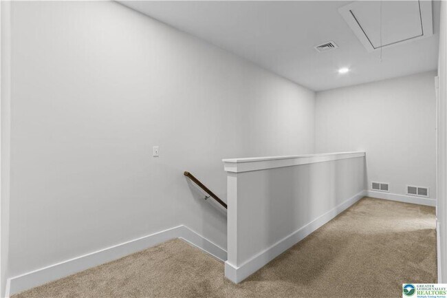 Building Photo - 1674 Best Pl